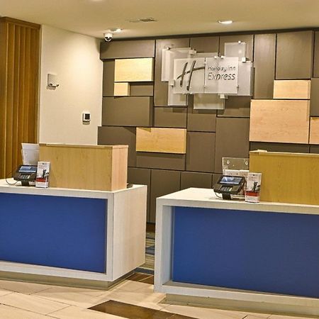 Holiday Inn Express Mccomb By Ihg Zewnętrze zdjęcie