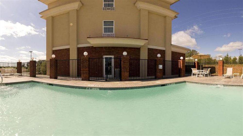 Holiday Inn Express Mccomb By Ihg Zewnętrze zdjęcie
