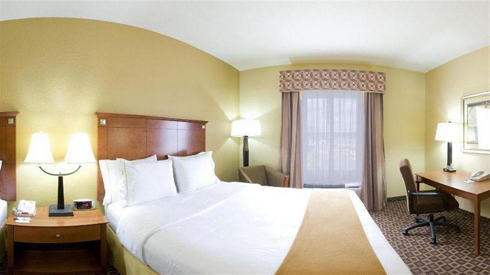 Holiday Inn Express Mccomb By Ihg Zewnętrze zdjęcie