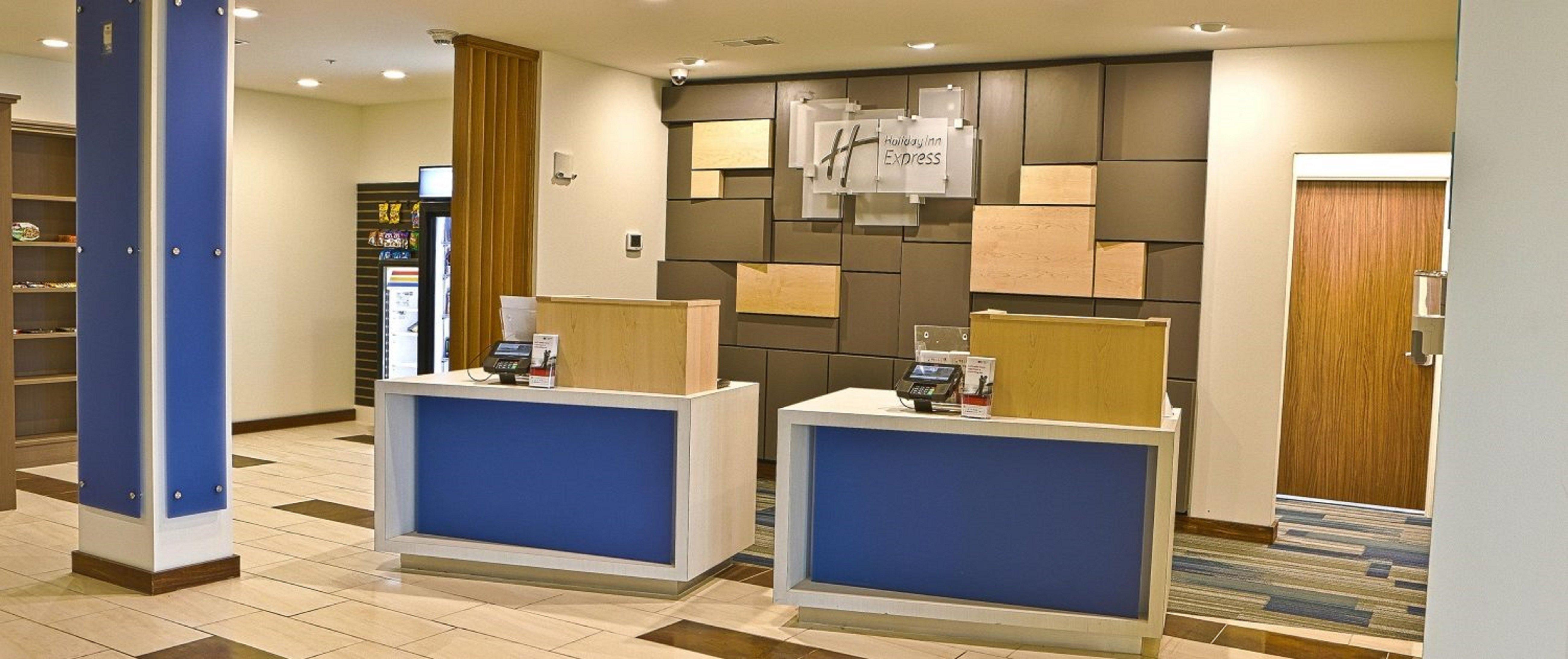 Holiday Inn Express Mccomb By Ihg Zewnętrze zdjęcie