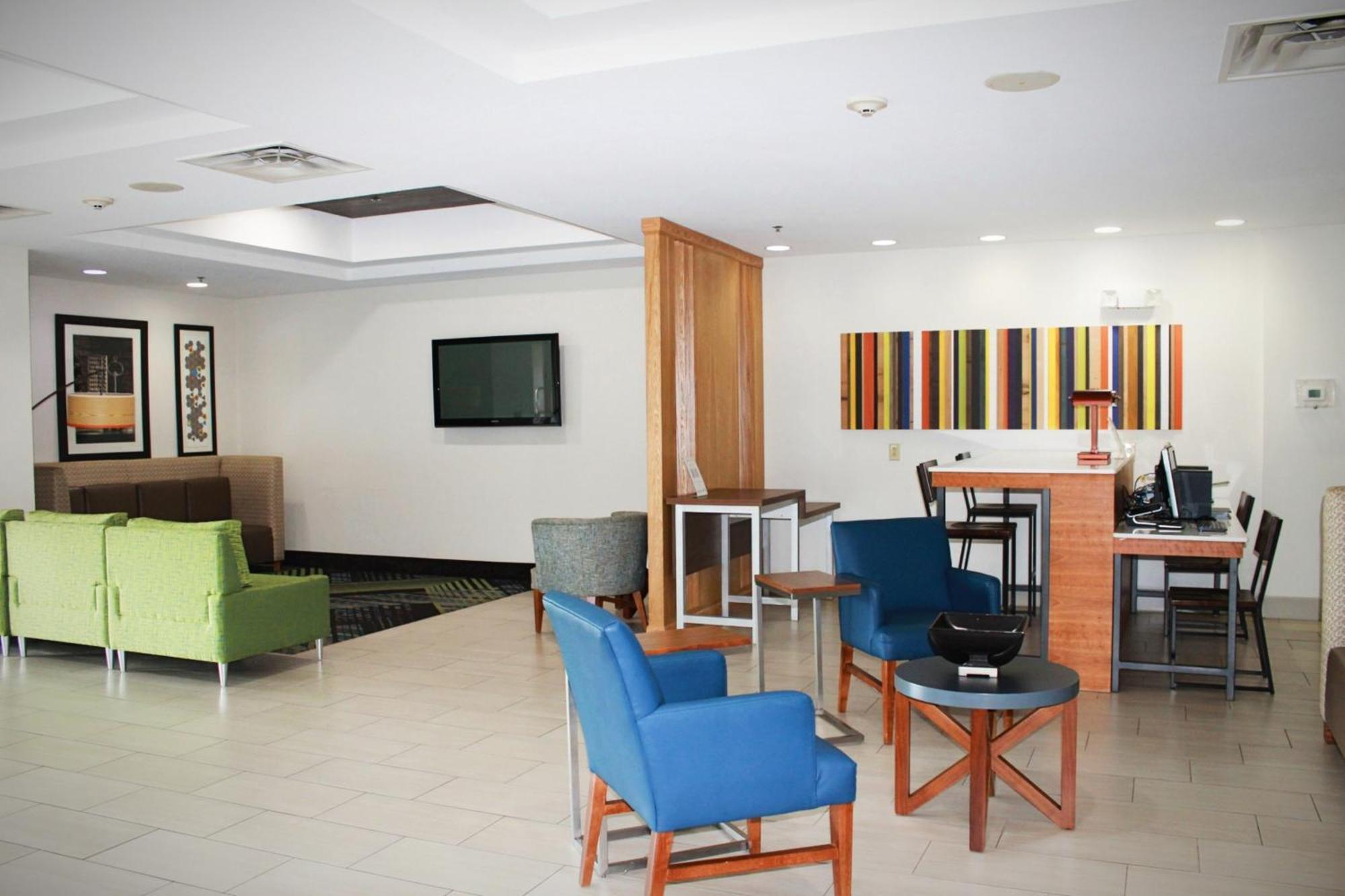 Holiday Inn Express Mccomb By Ihg Zewnętrze zdjęcie